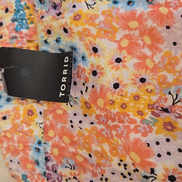 NWT Torrid Flowy Floral Lightweight Ruffled Shorts - Picture 5 of 11